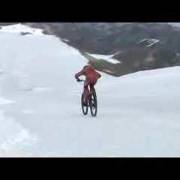 Video: Mountainbiken mit 210 km/h