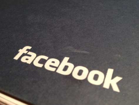 Nach Instagram und Whatsapp rollt nun auch Facebook ein Story-Feature aus