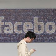 Facebook lässt Nutzern Medienerziehung angedeihen
